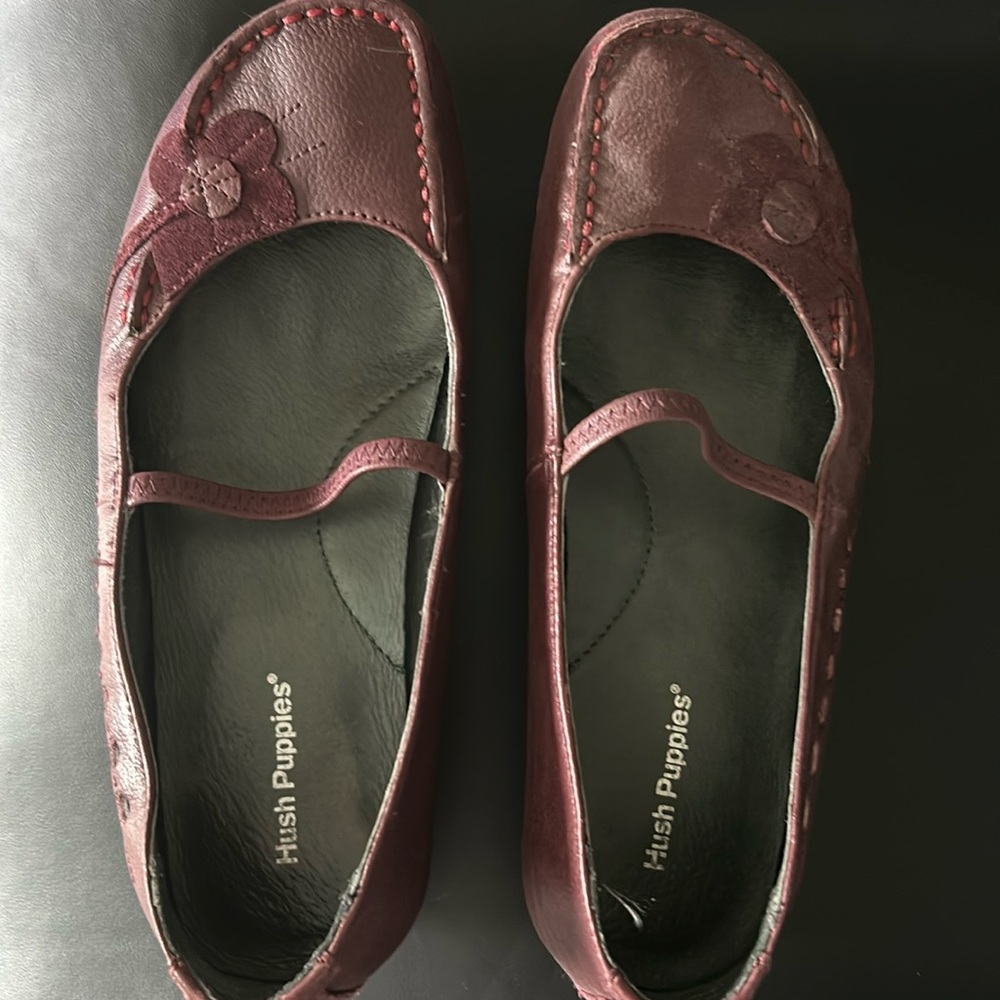 Women’s dressy flats size 7